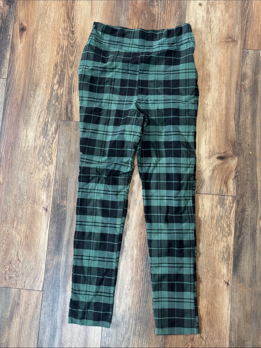 Unique Vintage women’s Black and Green Plaid Leggings